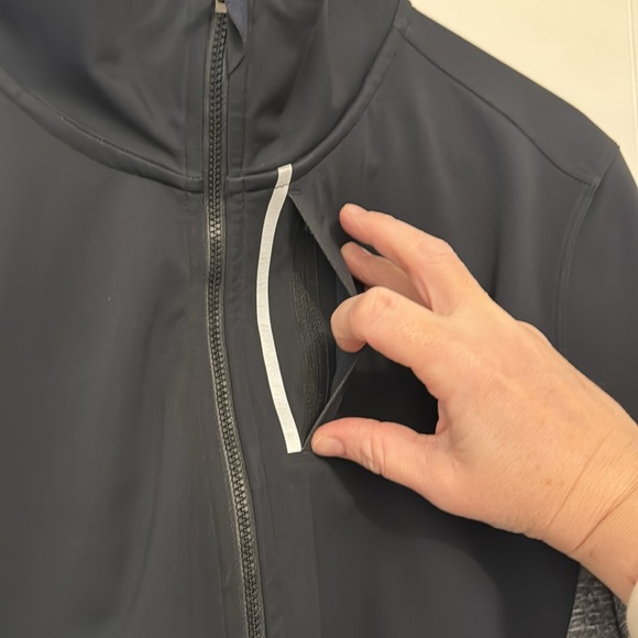 New Balance Women’s large winter running jacket. - Picture 3 of 4